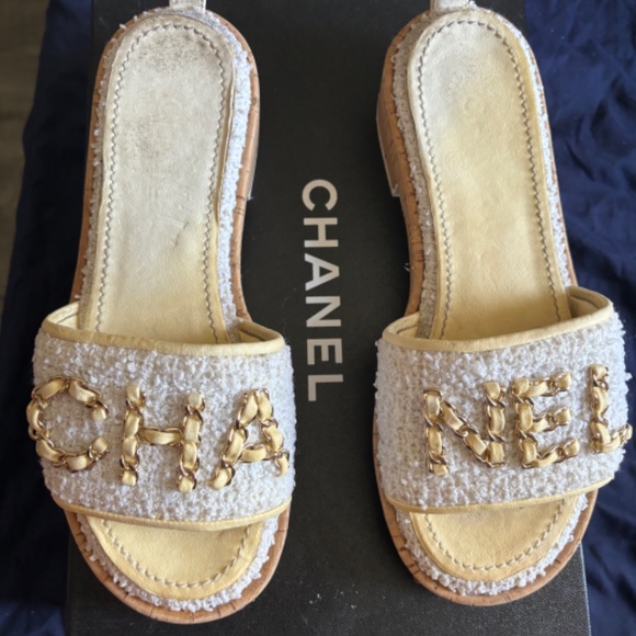 Chanel Slides - Picture 2 of 8